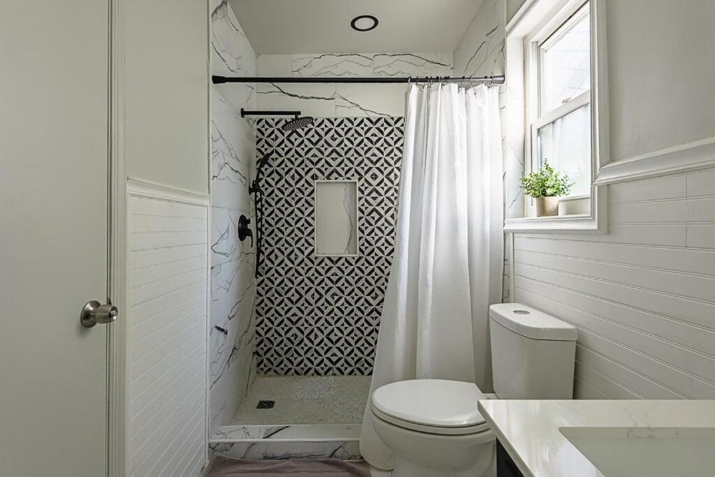 Cozy Townhome Retreat With King Bed Near I-10, Capitol, Fsu & Famu Tallahassee Ngoại thất bức ảnh