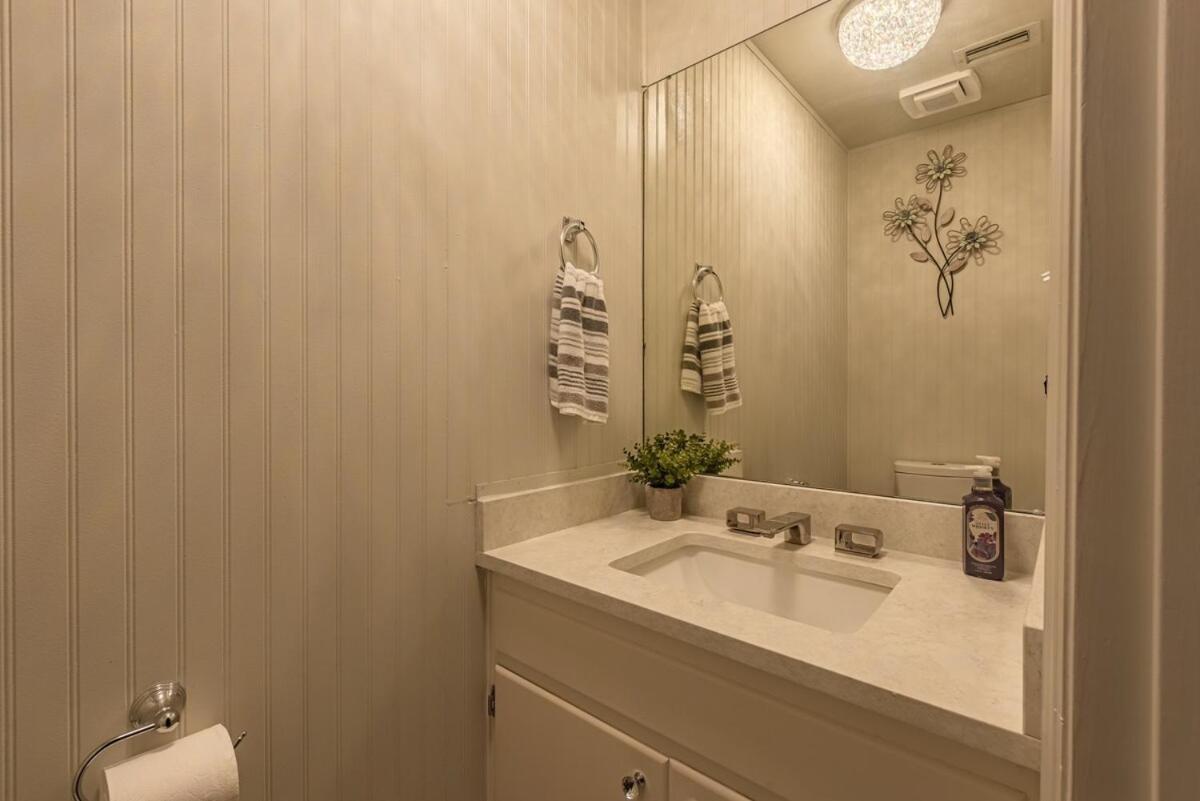 Cozy Townhome Retreat With King Bed Near I-10, Capitol, Fsu & Famu Tallahassee Ngoại thất bức ảnh