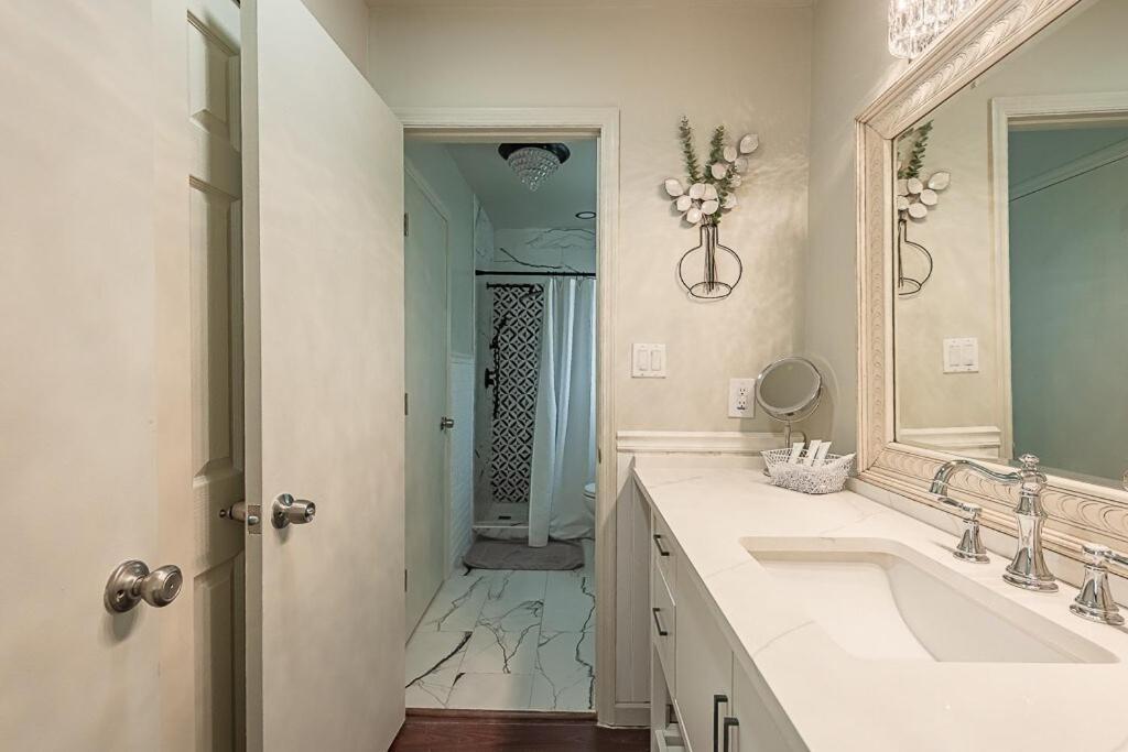 Cozy Townhome Retreat With King Bed Near I-10, Capitol, Fsu & Famu Tallahassee Ngoại thất bức ảnh