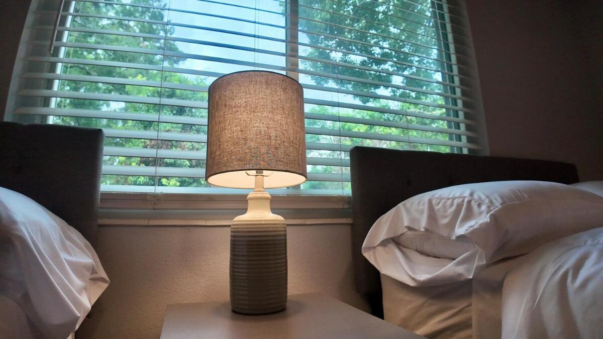 Cozy Townhome Retreat With King Bed Near I-10, Capitol, Fsu & Famu Tallahassee Ngoại thất bức ảnh