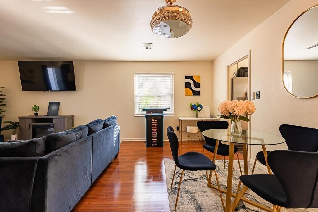 Cozy Townhome Retreat With King Bed Near I-10, Capitol, Fsu & Famu Tallahassee Ngoại thất bức ảnh